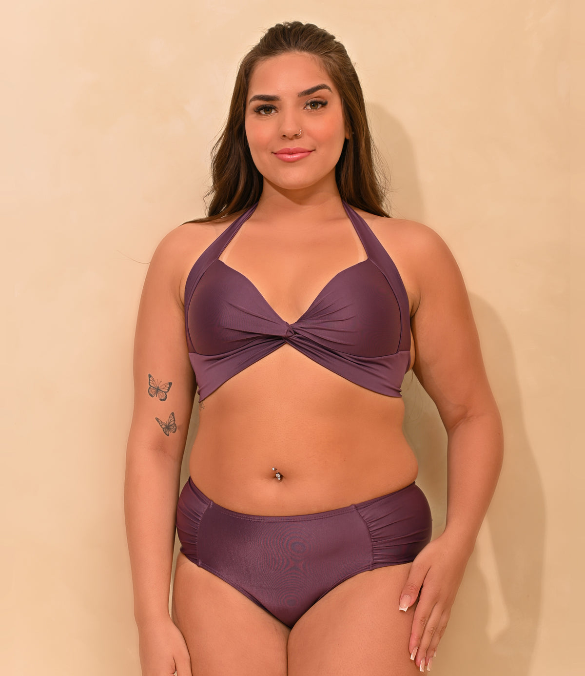 Conjunto de Biquíni – Top Tainá Liso & Calcinha Aline Lisa · Figo, corpo inteiro