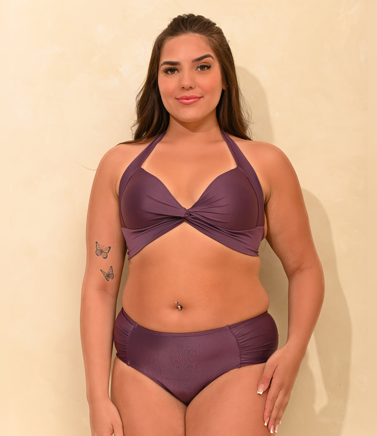 Conjunto de Biquíni – Top Tainá Liso & Calcinha Aline Lisa · Figo, corpo inteiro