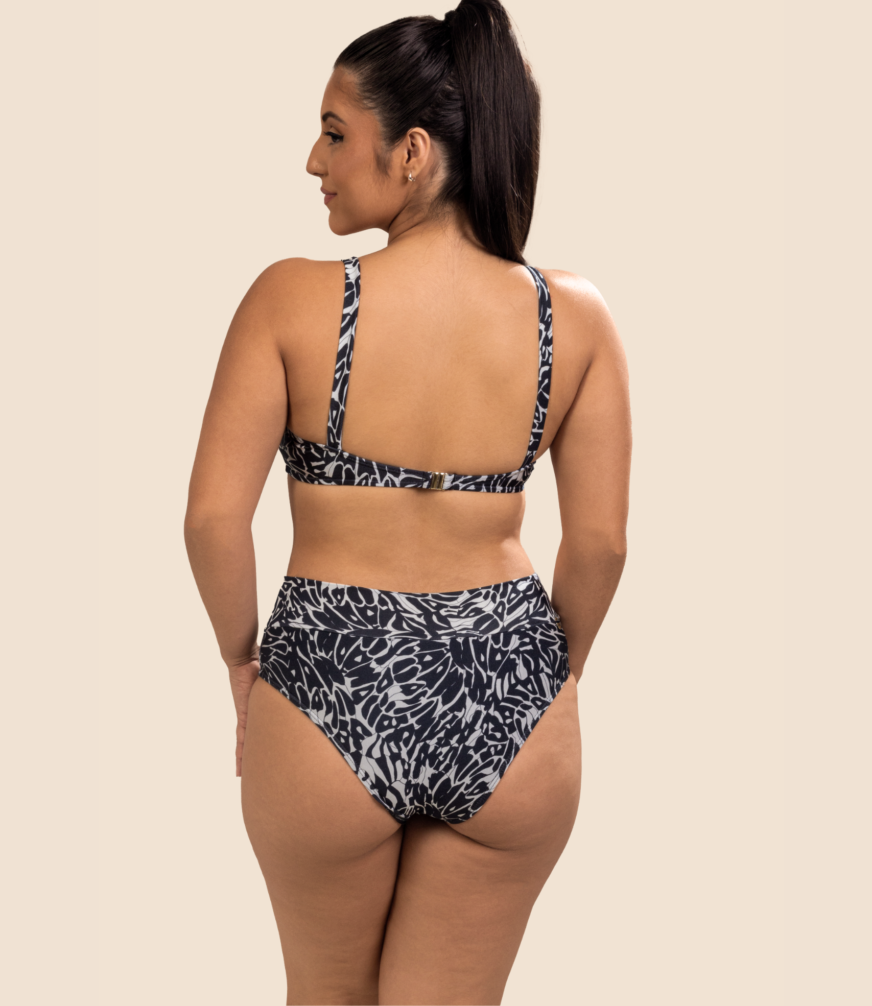 Top Meia Taça Manoella + Calcinha Hot Pants Betina