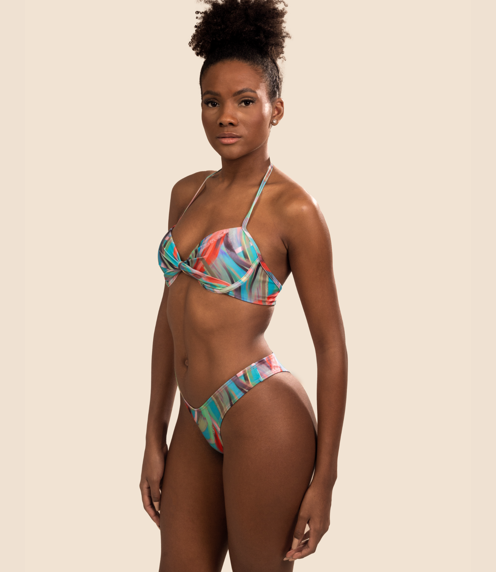 Top Meia Taça Estampado Mirela + Calcinha de biquíni estampando asa delta Camilly