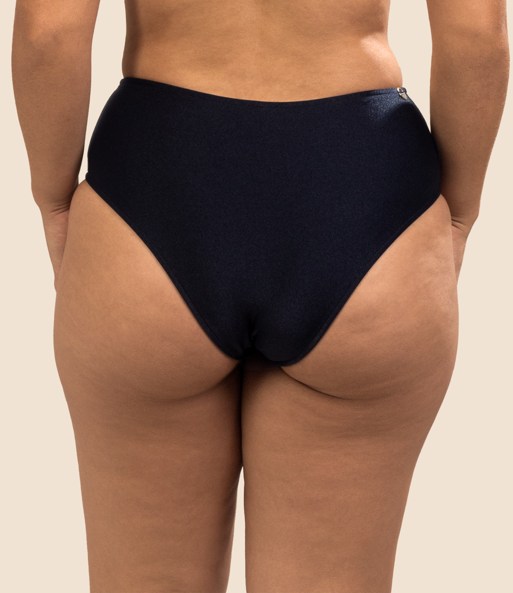 Calcinha de biquíni hot pants lisa Alice