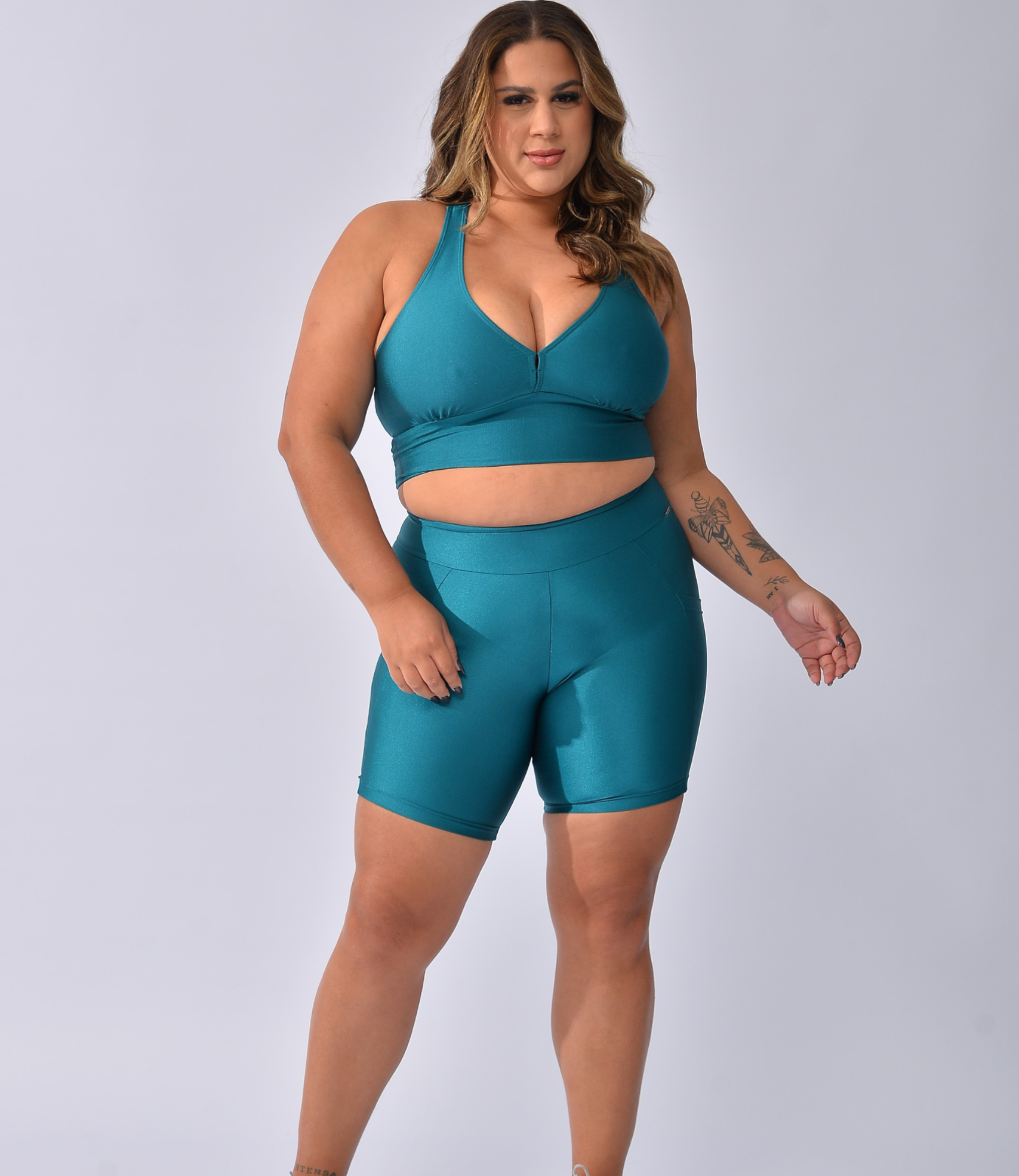Top Fitness Costas Nadador + Bermuda Ciclista com Bolsos Laterais