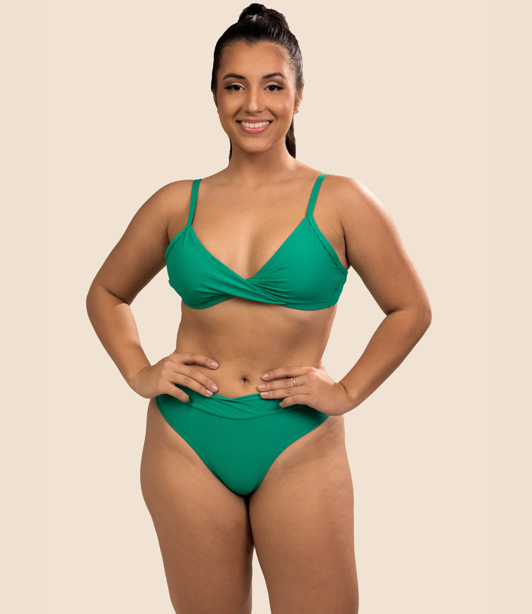 Top Meia Taça Texturizado Kiara + Calcinha Hot Pants Texturizada Martina