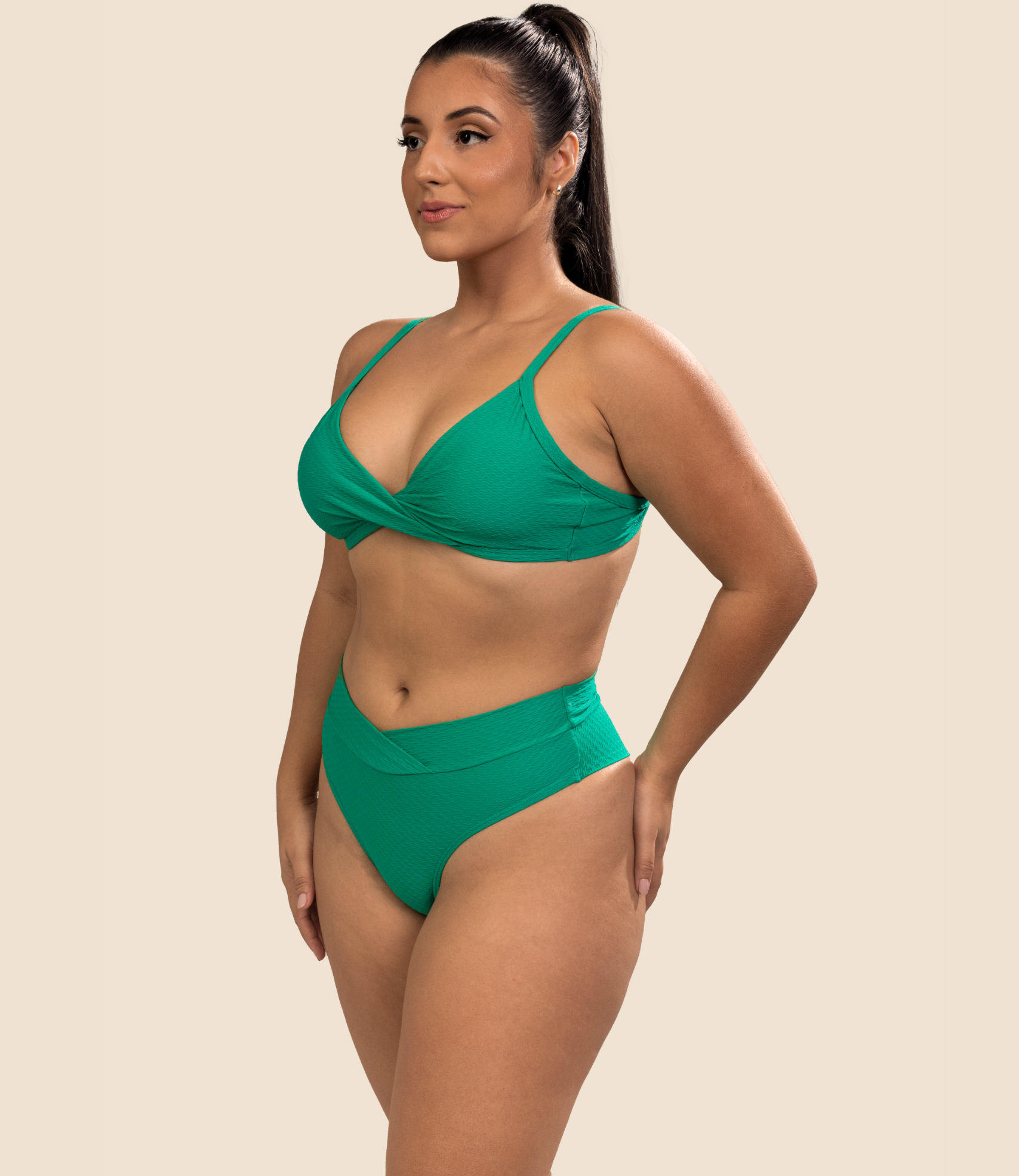 Top Meia Taça Texturizado Kiara + Calcinha Hot Pants Texturizada Martina