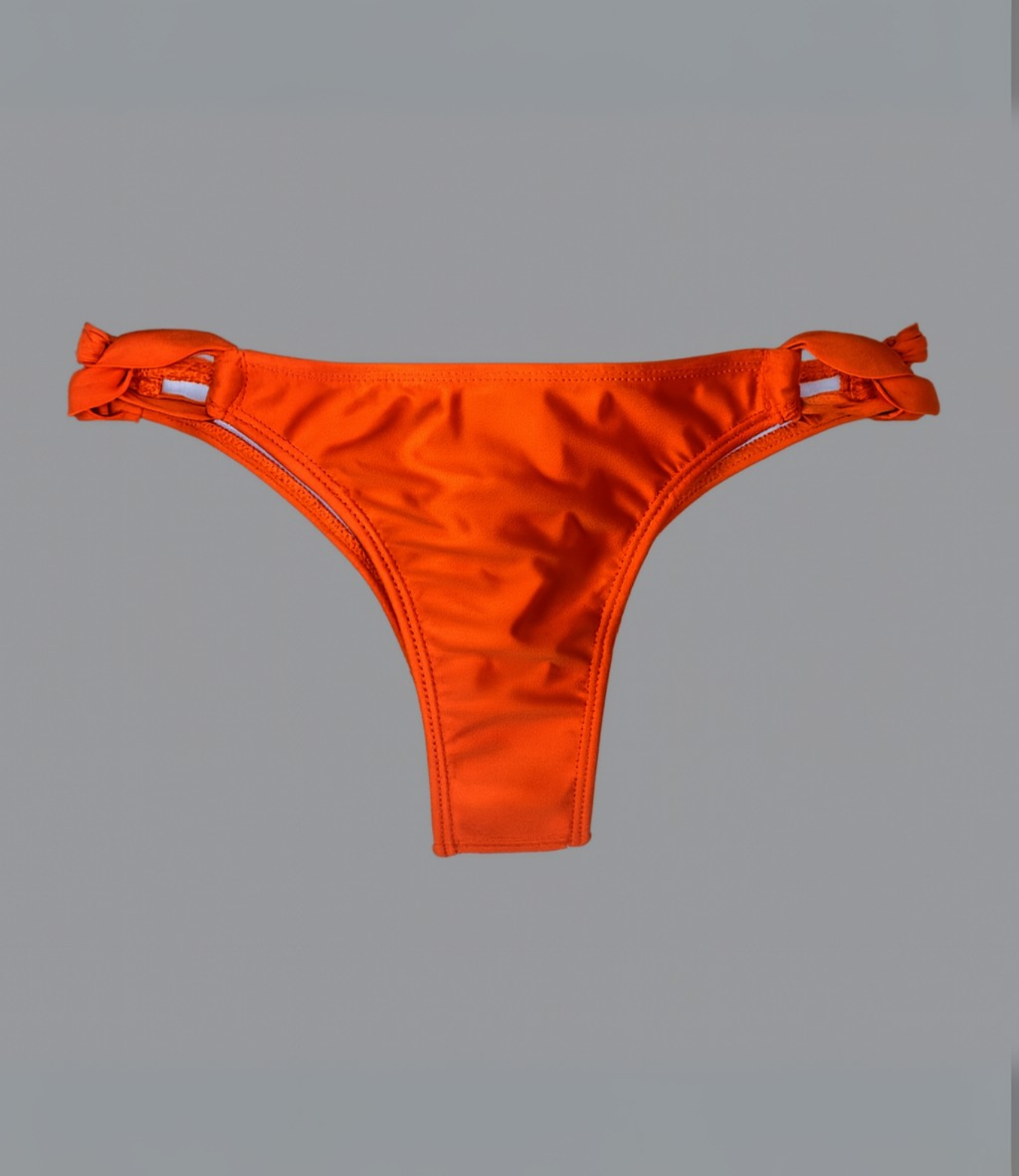 Calcinha Com Lateral Dupla Trançada Lisa