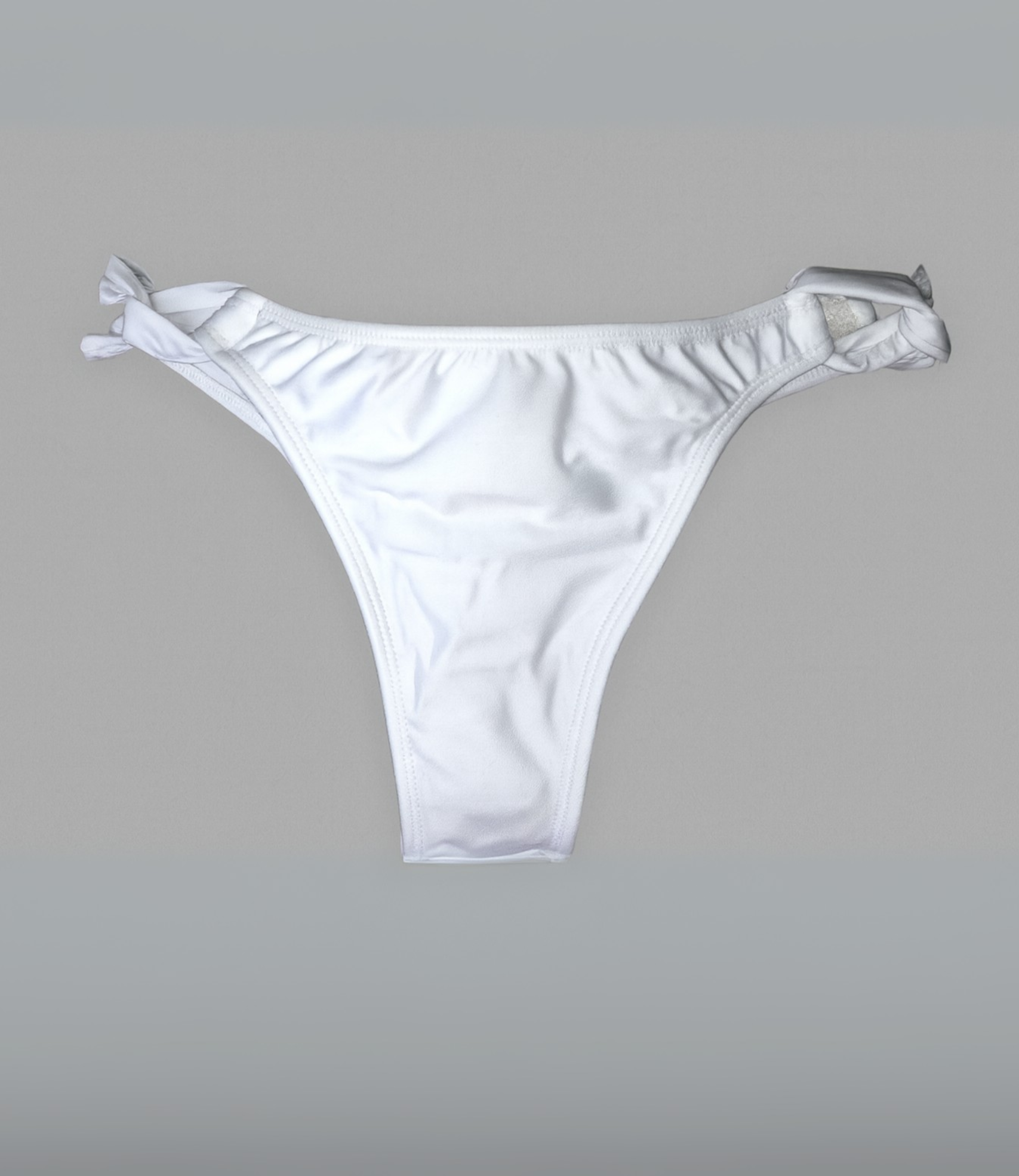 Calcinha Com Lateral Dupla Trançada Lisa