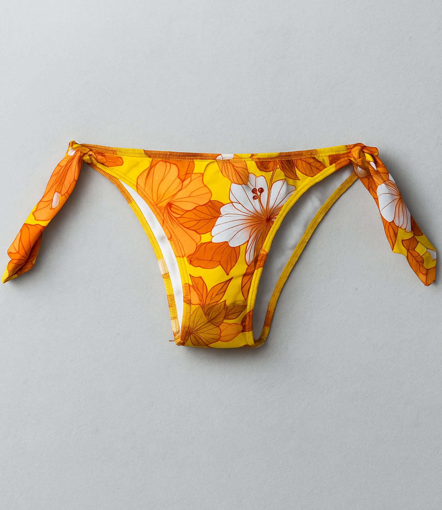 Calcinha de Biquíni com Amarração Lateral Larga Estampada