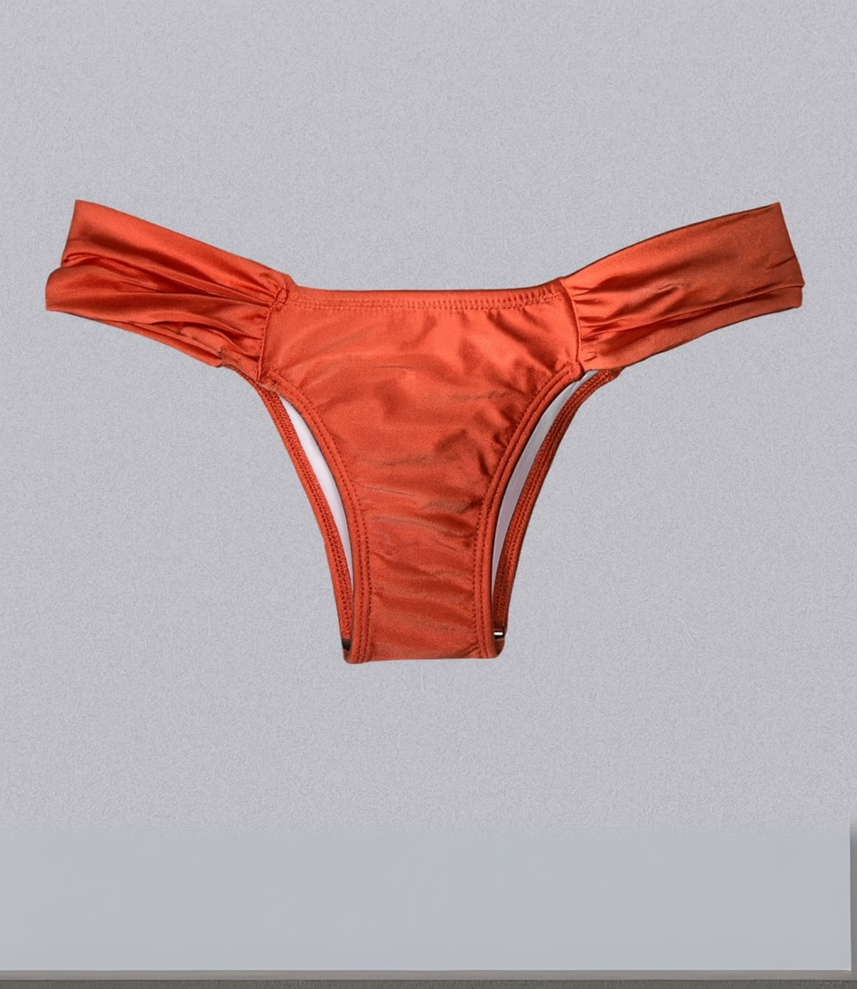 Calcinha de Biquíni com Laterais Torcidas Lisa