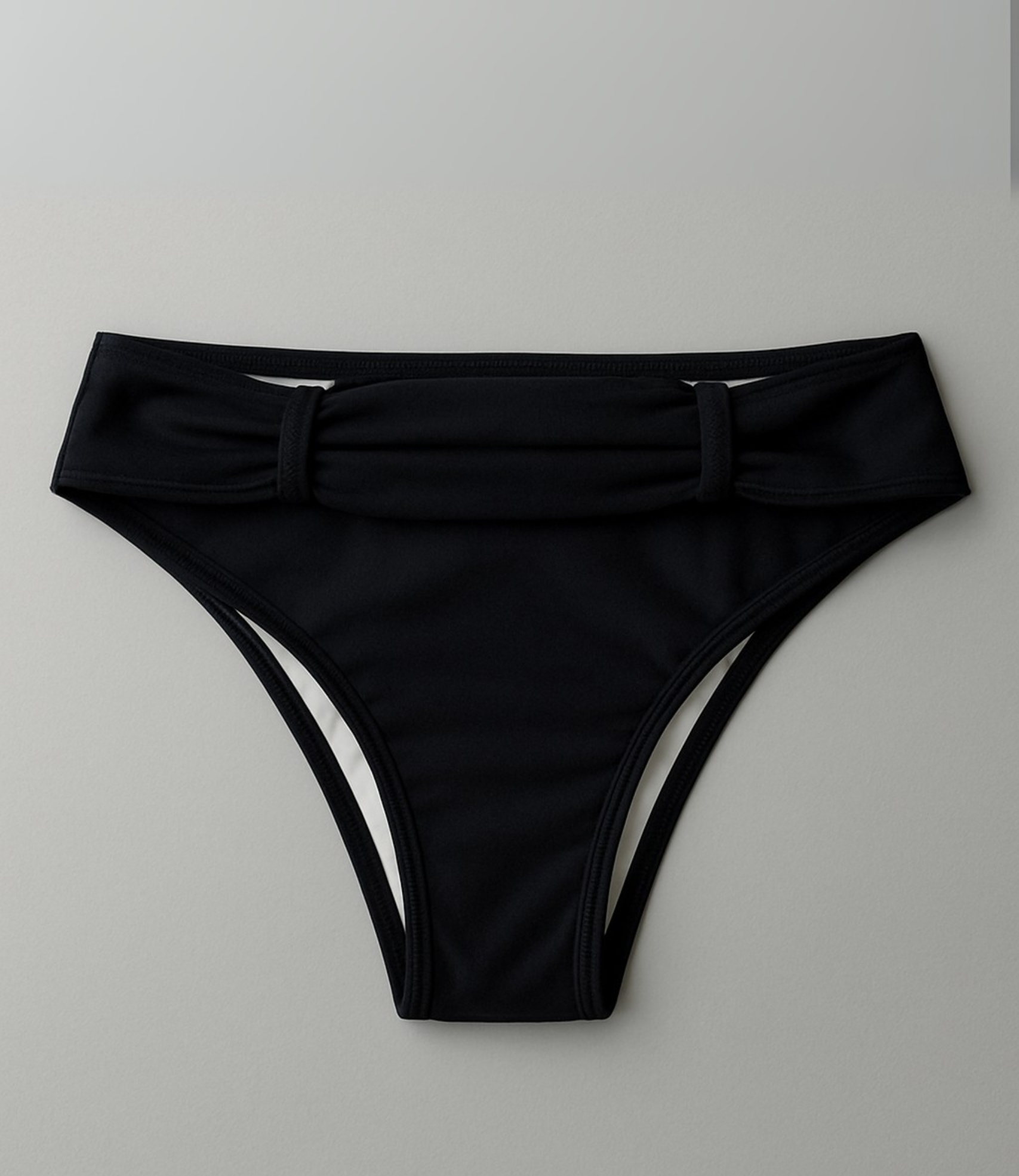 Calcinha de cintura média lisa