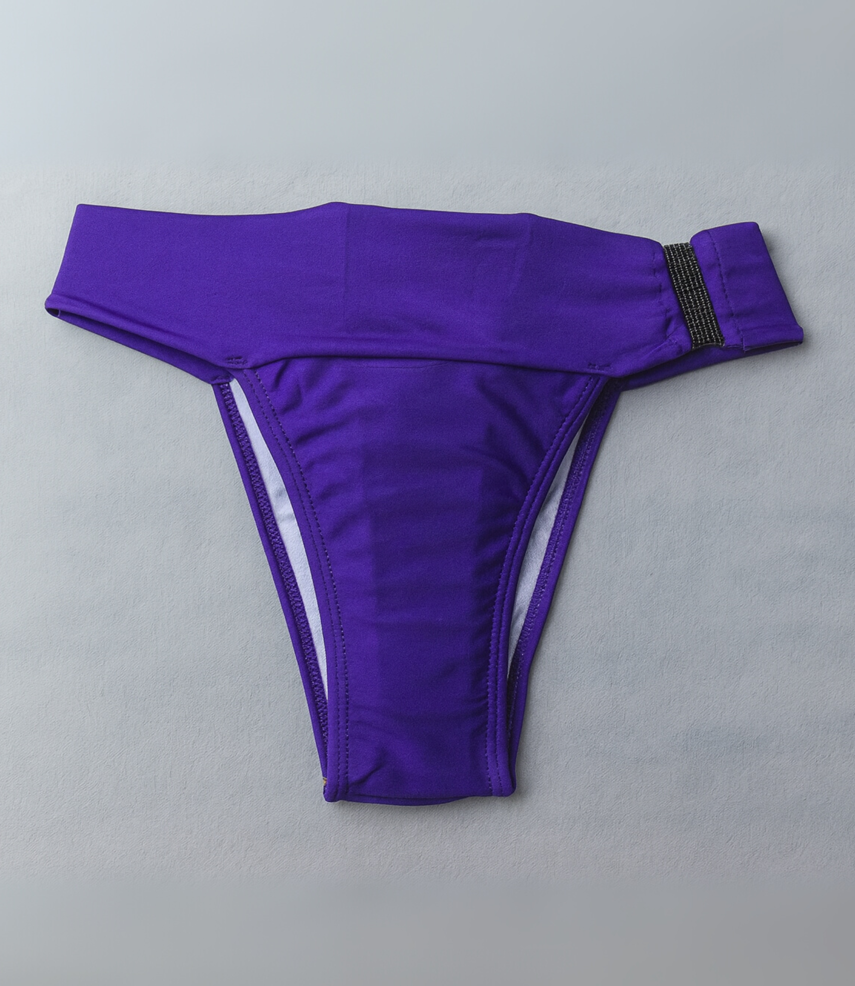 Calcinha de Biquíni com Cós Largo e Detalhe Brilhante