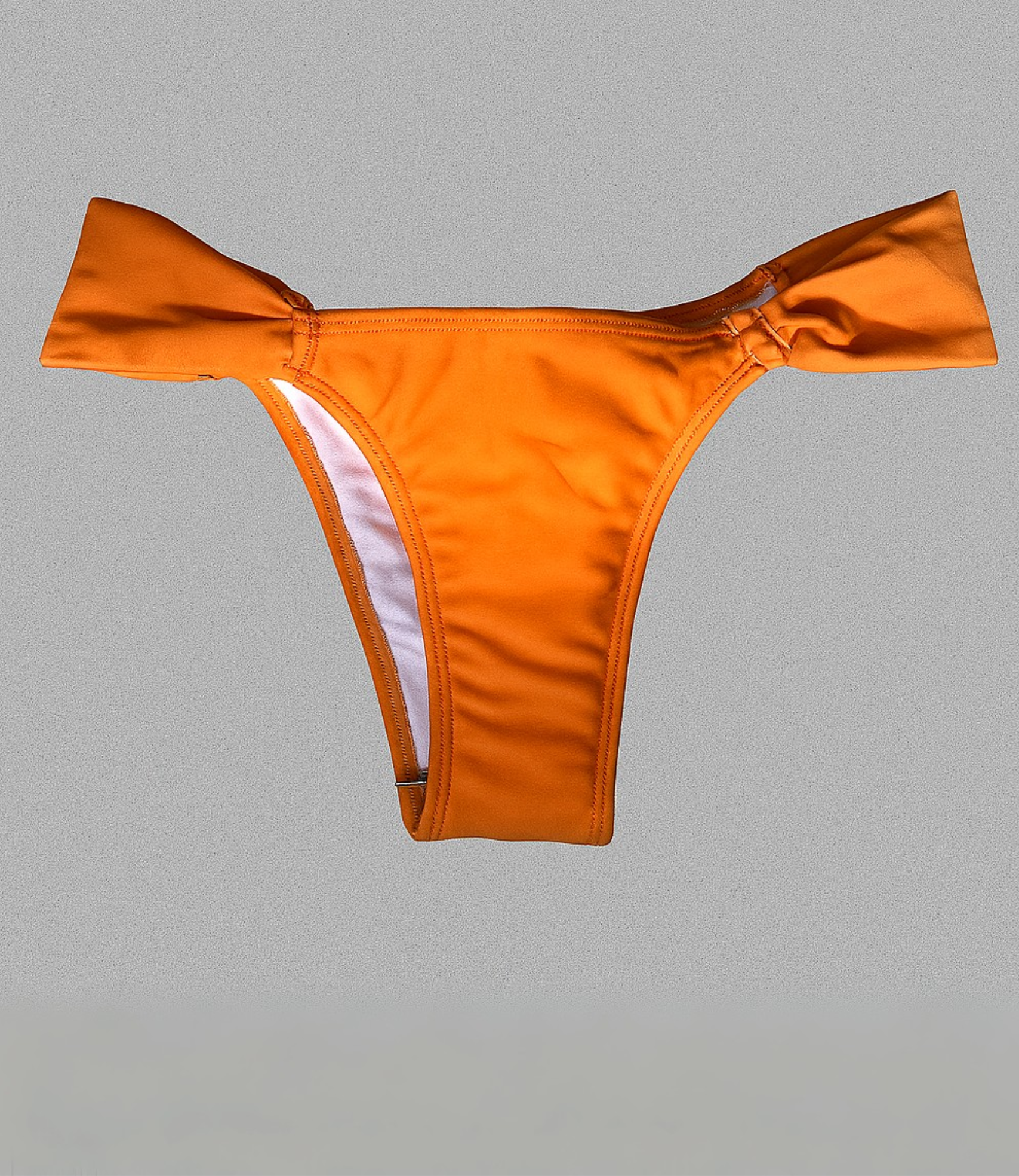 Calcinha com Drapeado Lateral Lisa