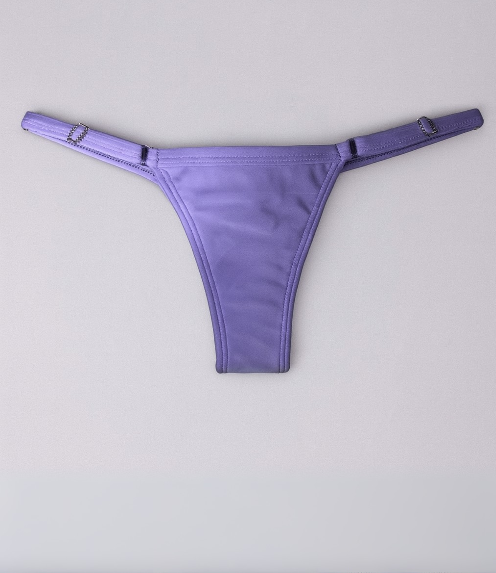 Calcinha Cavada Laterais Finas Lisa