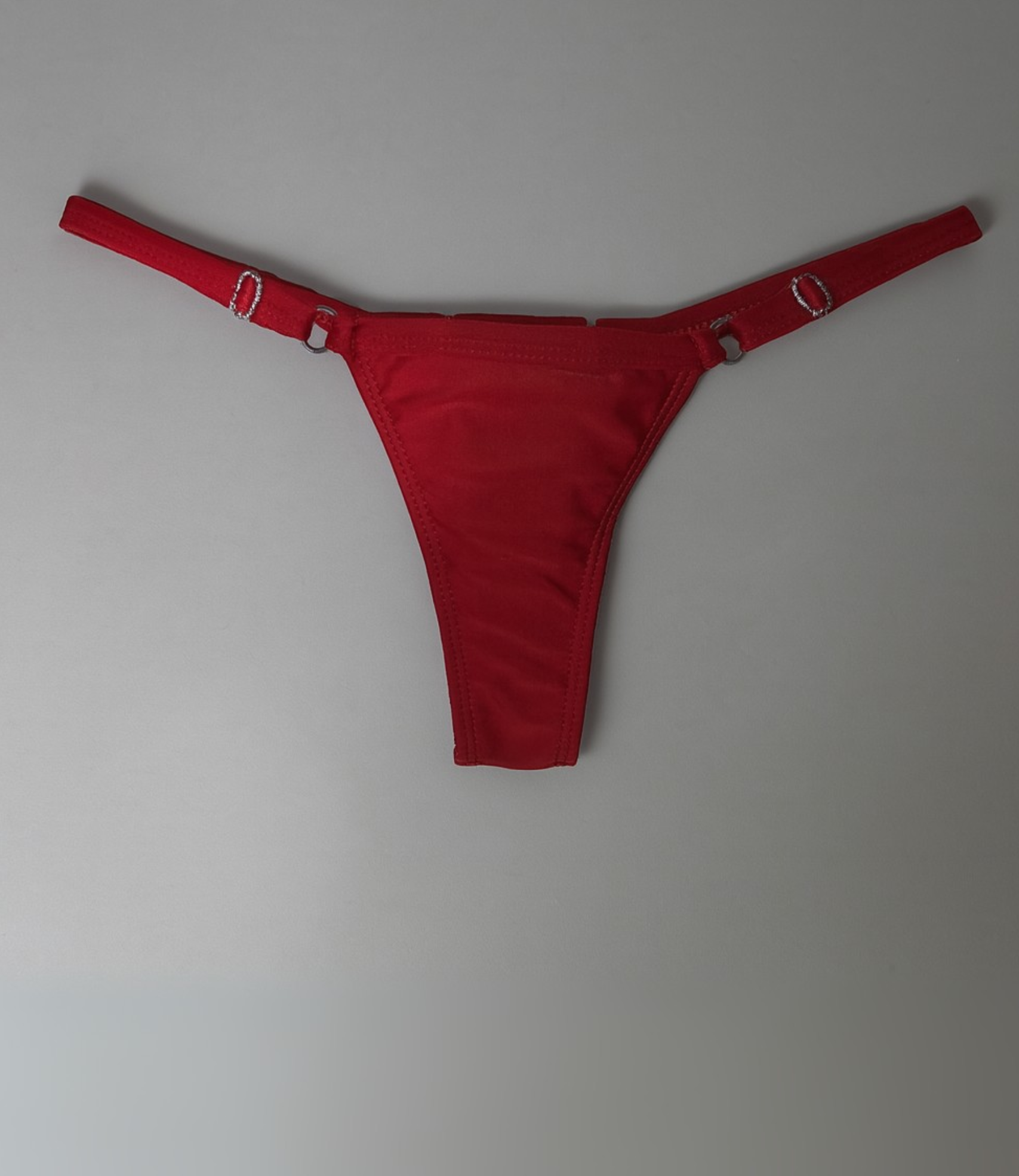 Calcinha Cavada Laterais Finas Lisa