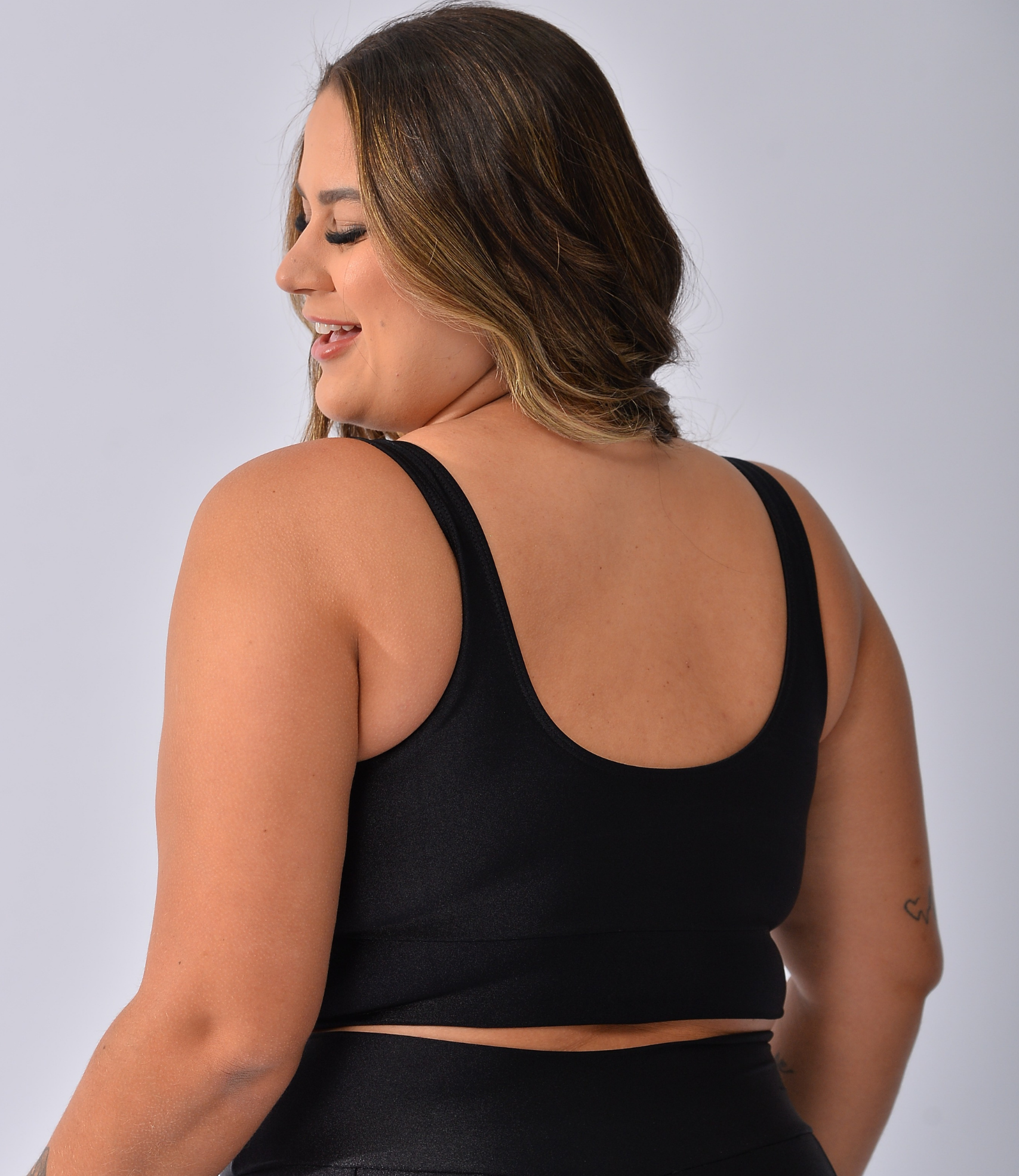 Top Fitness com Abertura nas Costas  Pulse