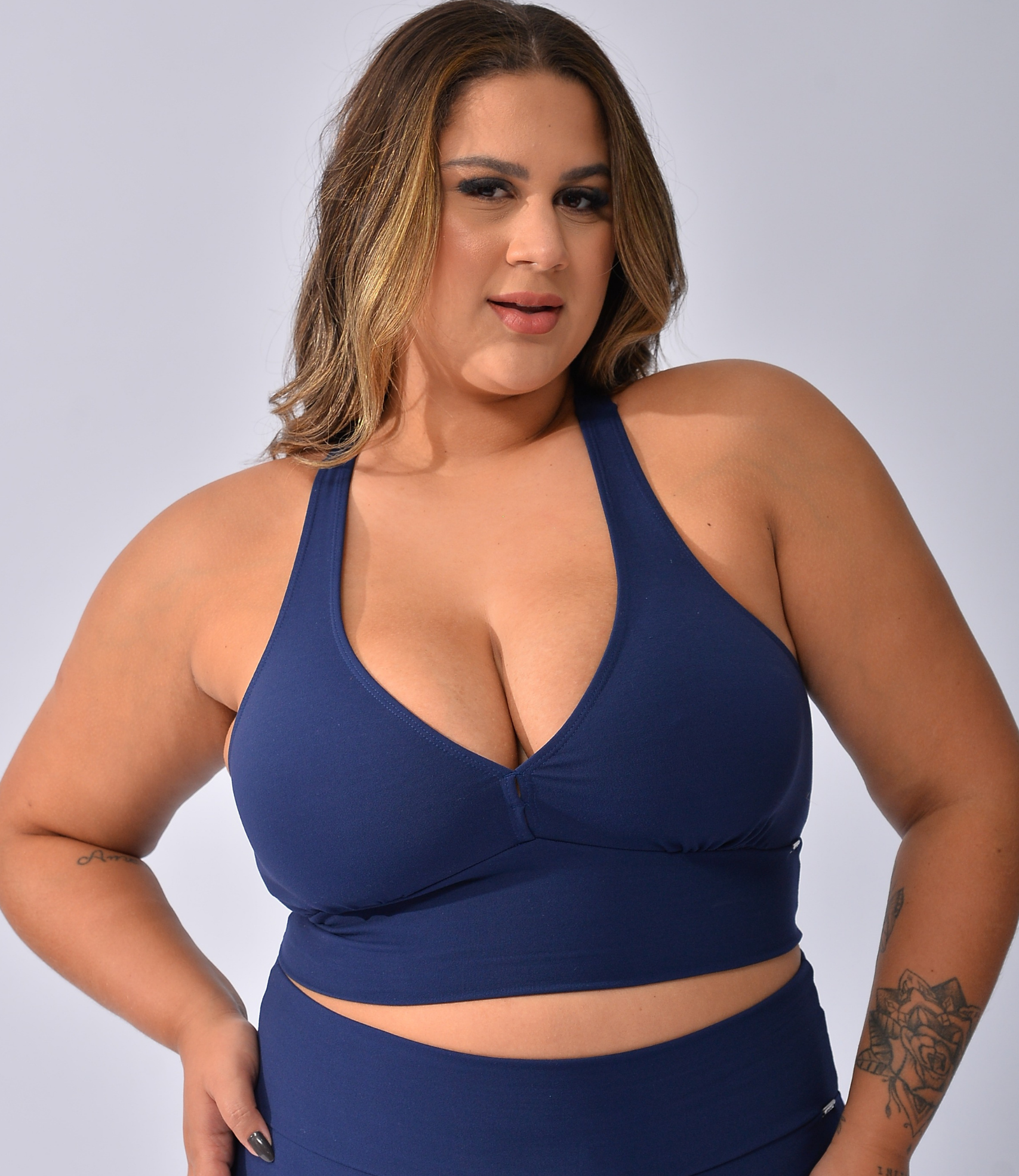 Top Fitness Tom Mesclado e Decote em V Pulse