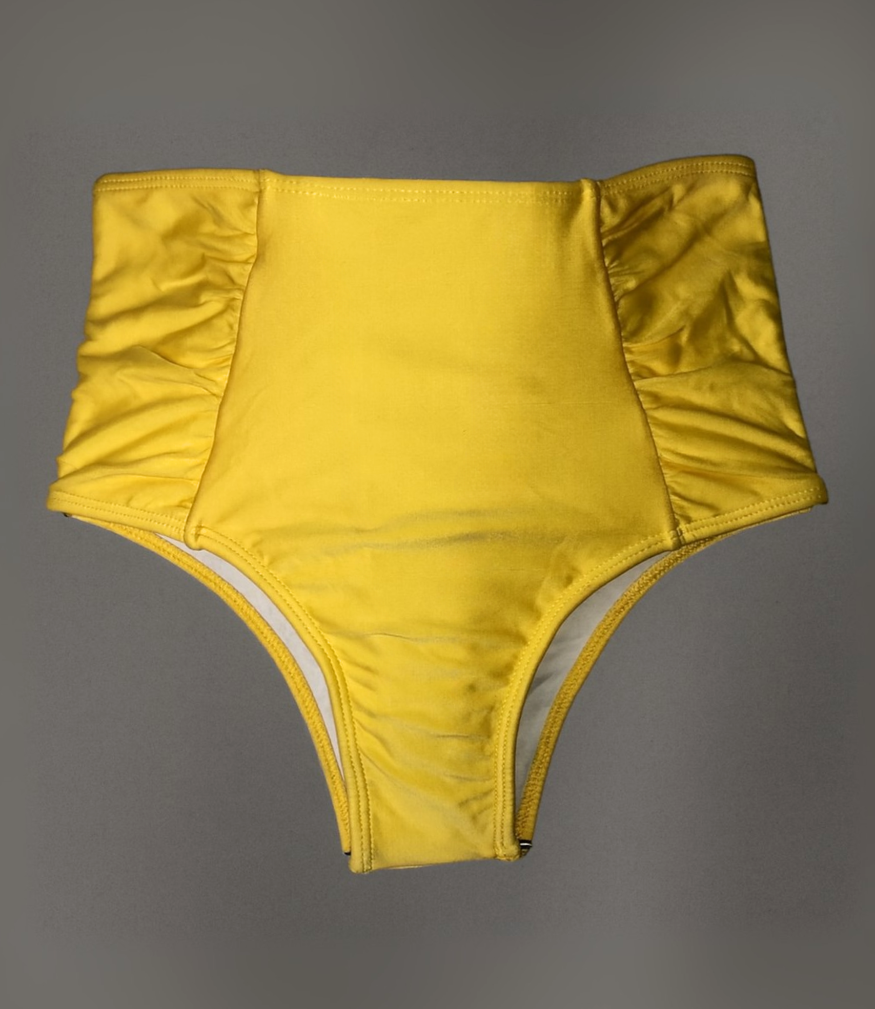 Calcinha Biquíni Hot Pant Franzida Lisa