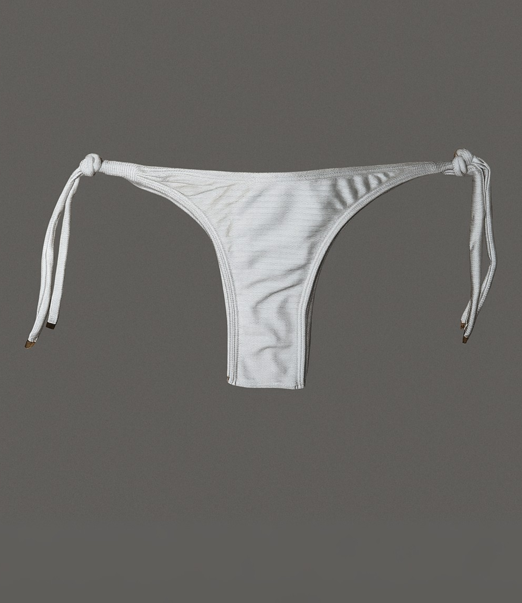 Calcinha de Amarração Franzida Atrás Trilobal Lisa