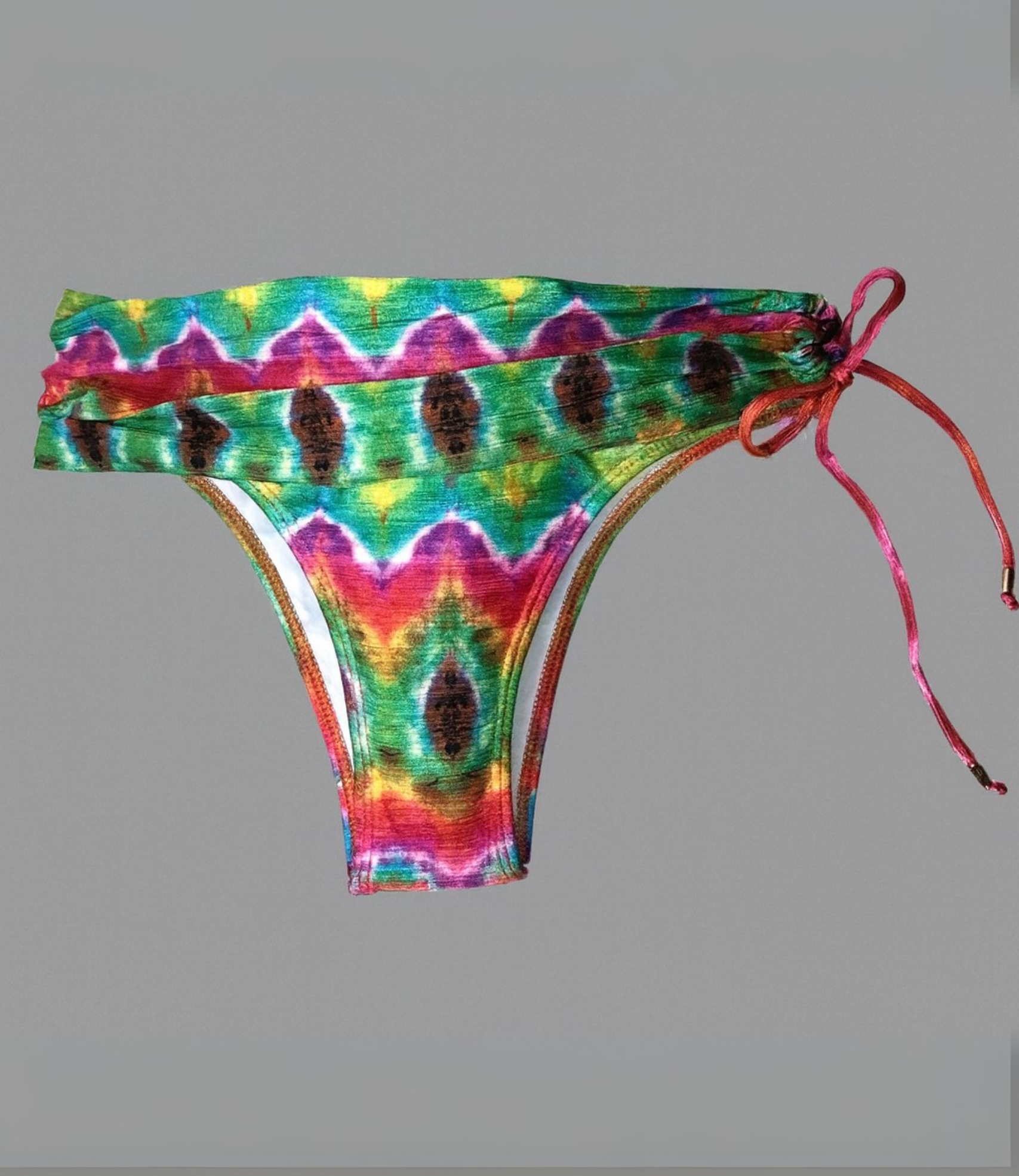 Calcinha Biquíni Sobreposição com Amarração Trilobal Estampada