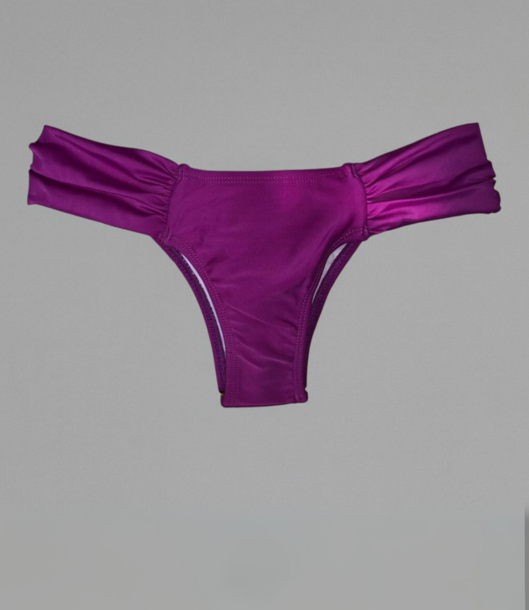 Calcinha de Biquíni com Laterais Torcidas Lisa