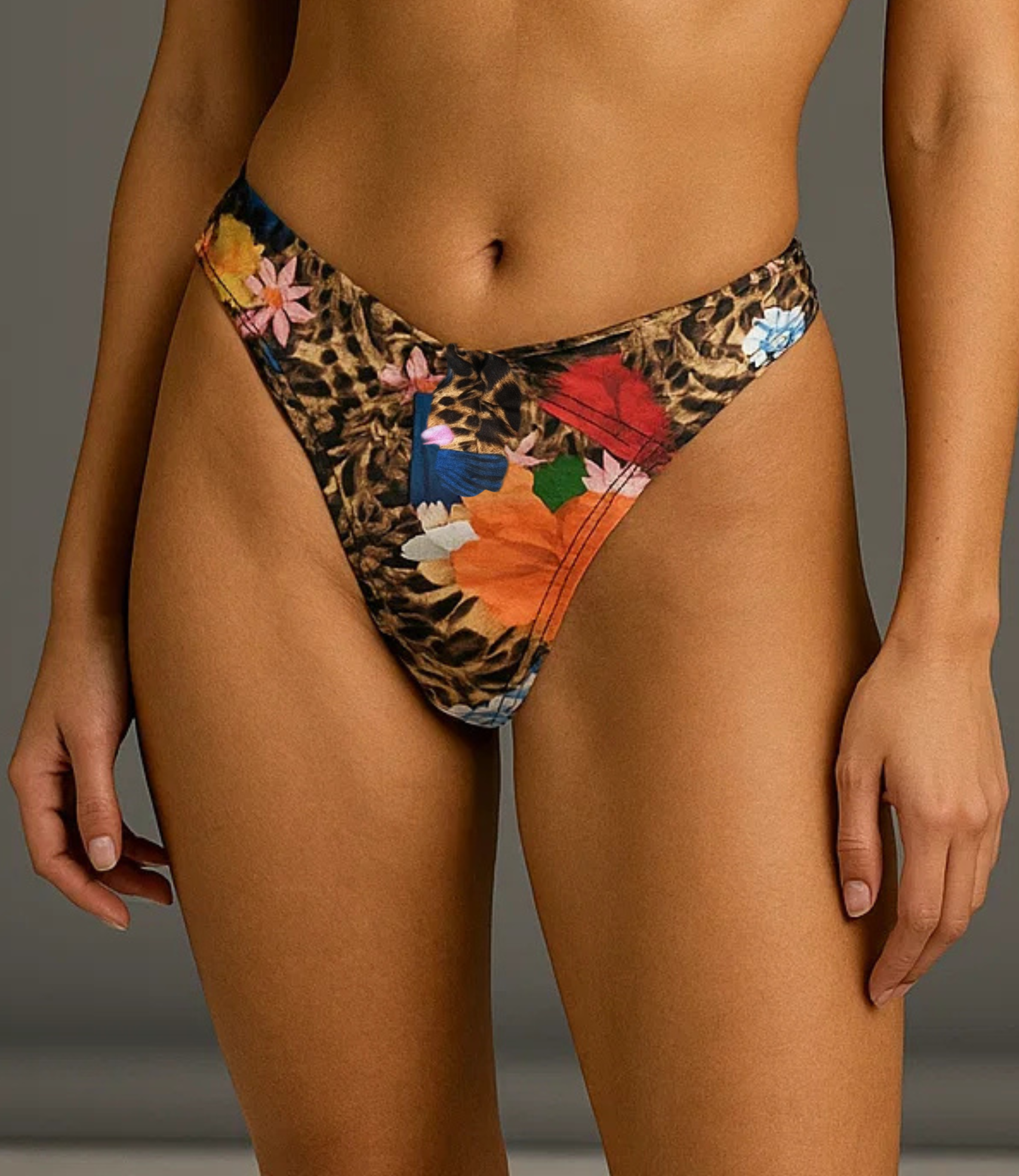 Calcinha com Franzido Frontal Estampada Floral